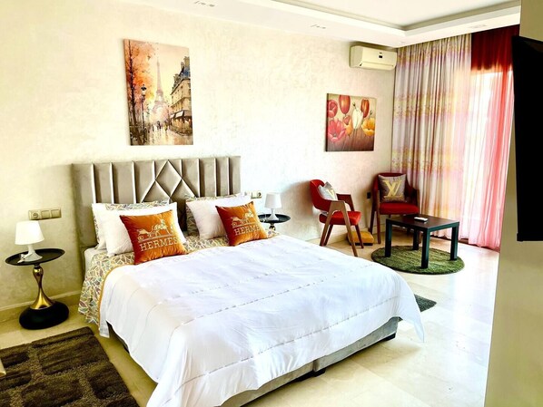 3 bedrooms, iron/ironing board, WiFi, bed sheets