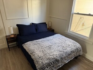 1 bedroom, desk, iron/ironing board, WiFi