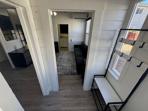 Midtown Hideaway: 1 BR Nest