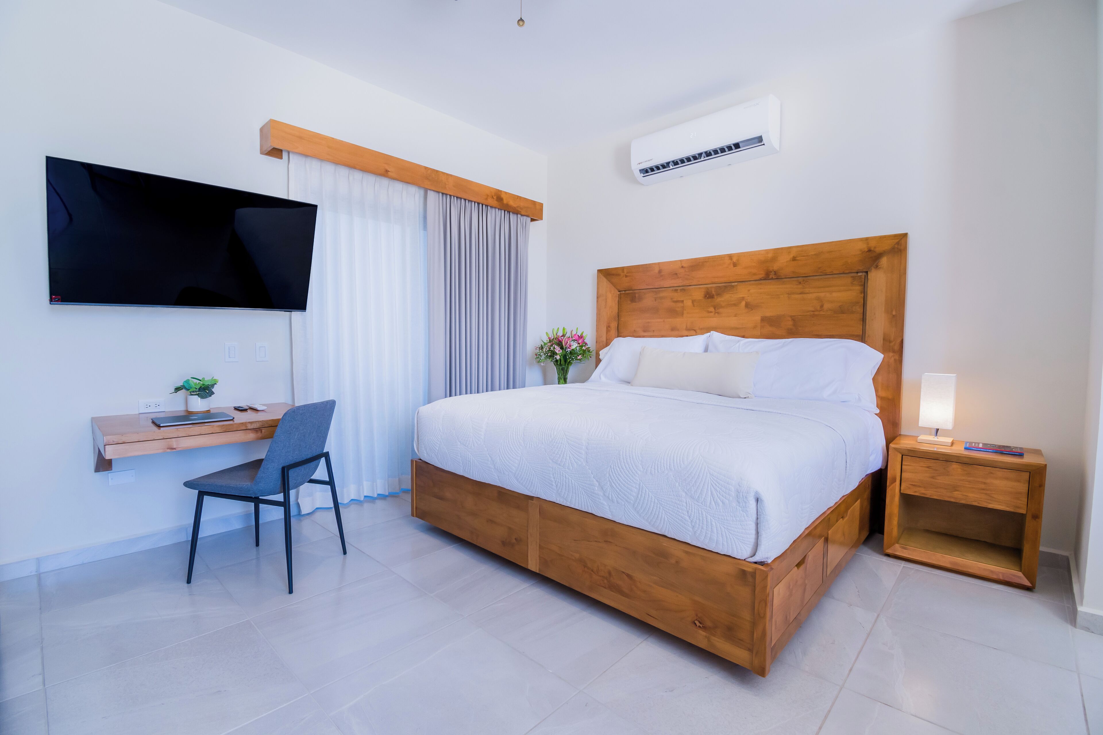 Deluxe Apartment, 1 Bedroom | Premium bedding, down duvets, Select Comfort beds, in-room safe