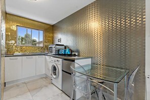 Comfort Apartment | 1 bedroom, down comforters, free WiFi, bed sheets