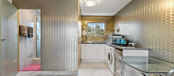 11 of 43 woodward road mount albert 