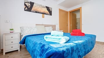 4 slaapkamers, een strijkplank/strijkijzer, gratis wifi, beddengoed