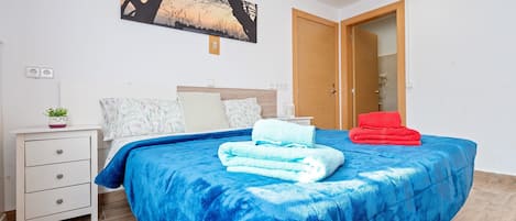 4 bedrooms, iron/ironing board, free WiFi, bed sheets