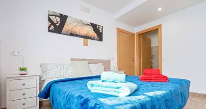 Holiday Home 'Costa Daurada' with Private Terrace, Wi-Fi and Air Conditioning