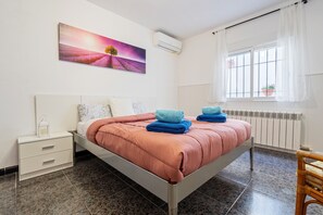 4 habitaciones, tabla de planchar con plancha y wifi gratis 