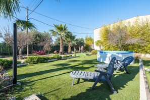 Property grounds - Holiday Home 'Costa Daurada' with Private Terrace, Wi-Fi and Air Conditioning (Tarragona)