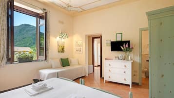 1 habitación, tabla de planchar con plancha, wifi gratis y ropa de cama