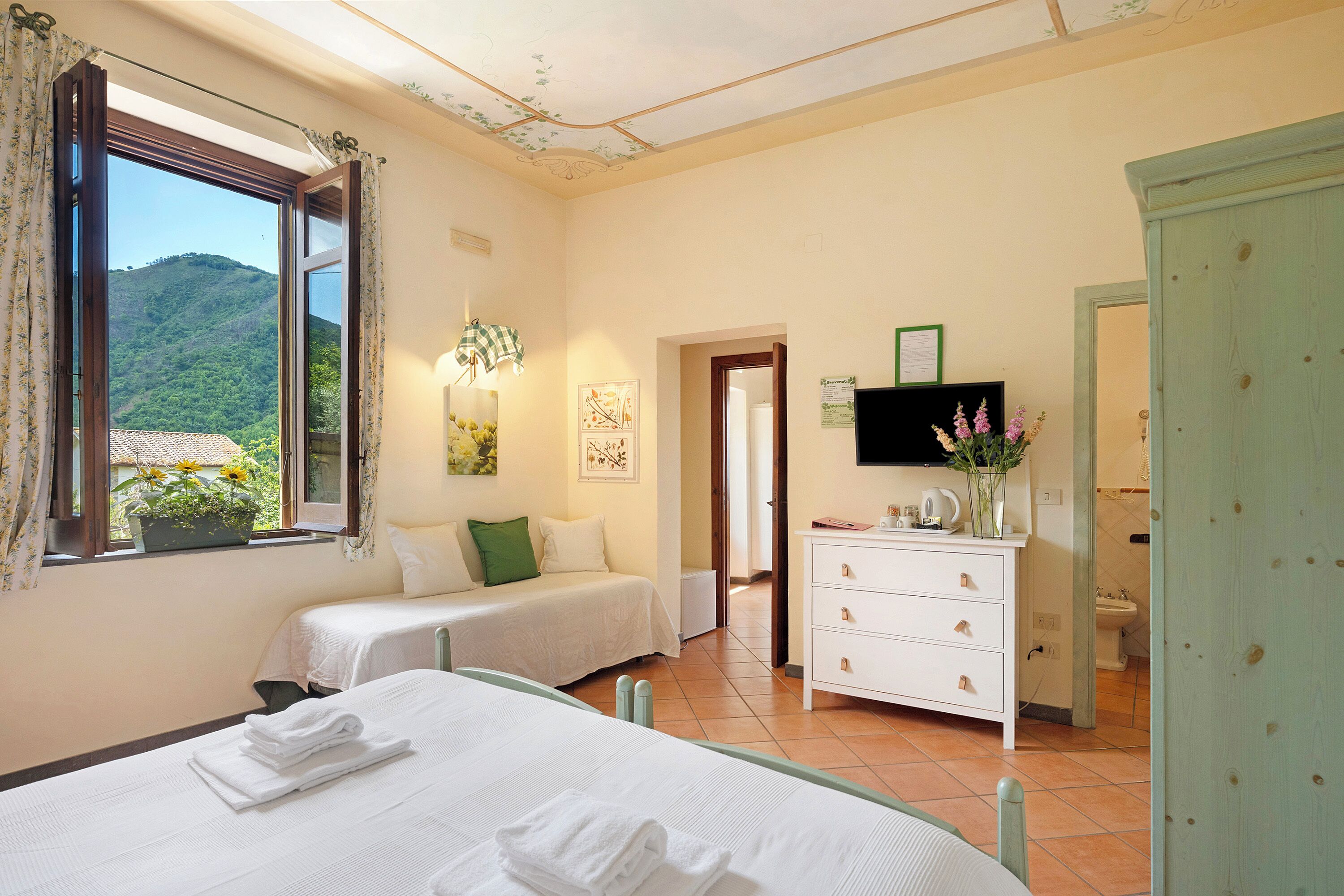 1 chambre, fer et planche à repasser, Wi-Fi gratuit, draps fournis