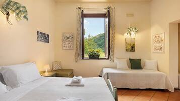 1 chambre, fer et planche Ă  repasser, Wi-Fi gratuit, draps fournis