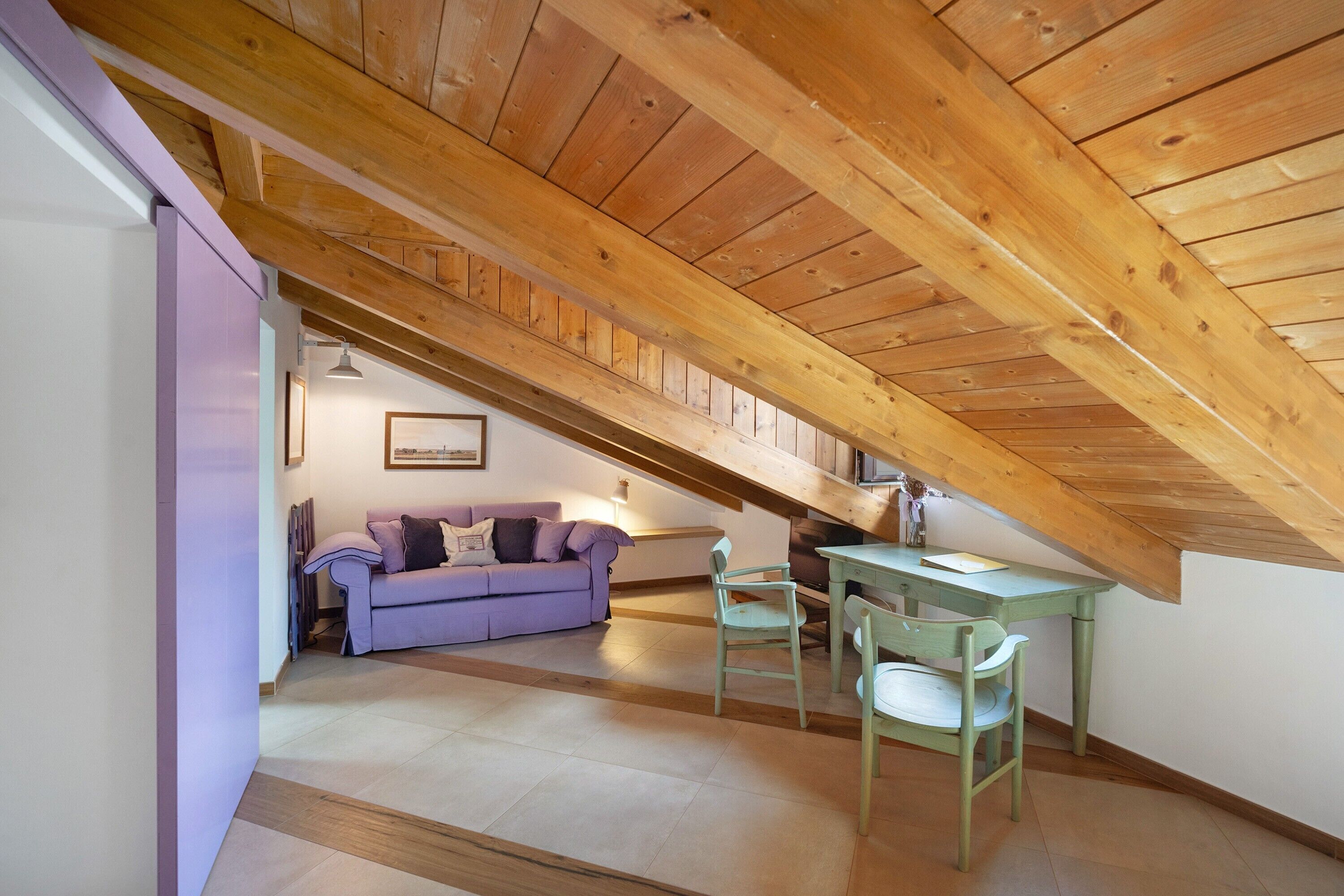 Tv och ett bordtennisbord