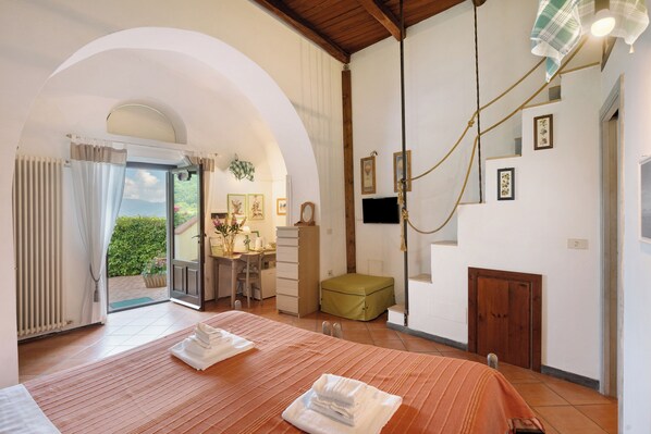 1 soverom, strykejern/-brett, wi-fi (inkludert) og sengetøy