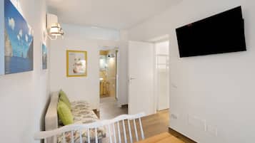 Télévision, table de tennis de table