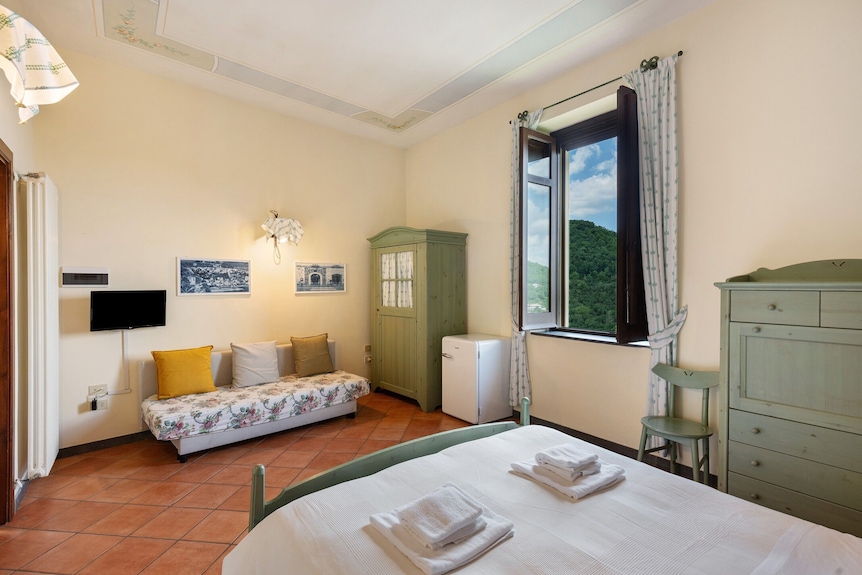 Agriturismo 'Camera Quadrupla Con Vista Vesuvio', Vista Montagna, Piscina E Wi-fi - Serino