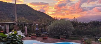 Farmhouse 'Camere Familiari' with Mountain View, Wi-Fi and Air Conditioning