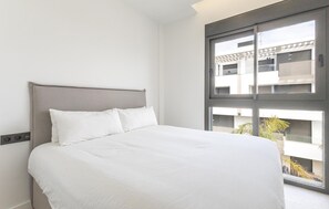 2 bedrooms, travel crib, free WiFi, bed sheets