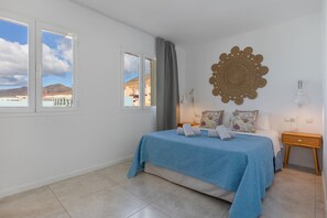 2 bedrooms, iron/ironing board, free WiFi, bed sheets - Holiday Home 'La Casa De Las Hesperides' with Sea View, Private Terrace and Wi-Fi (Morro Jable)