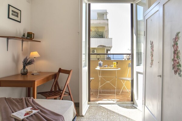 Dining - Pinocchio and the Sea (Alghero)