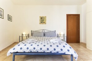 2 chambres, fer et planche à repasser, Wi-Fi, literie fournie