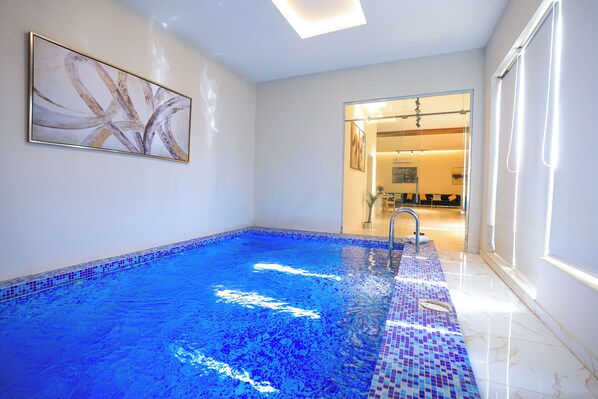 9 indoor pools