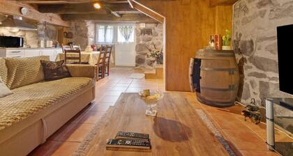 Chalet 'Cantinho De Tourem' with Mountain View, Private Terrace and Wi-Fi