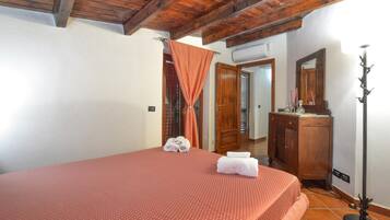 2 Schlafzimmer, Reisekinderbett, kostenloses WLAN