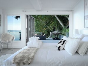 2 bedrooms, iron/ironing board, travel cot, free WiFi