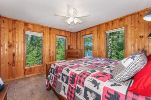 2 bedrooms, desk, iron/ironing board, travel crib