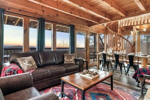 Una Smart TV, una chimenea
