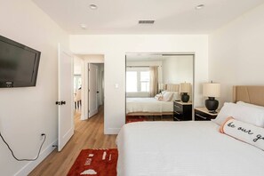 3 chambres, bureau, fer et planche à repasser, Wi-Fi gratuit