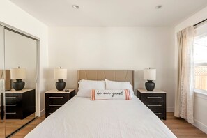 3 chambres, bureau, fer et planche à repasser, Wi-Fi gratuit