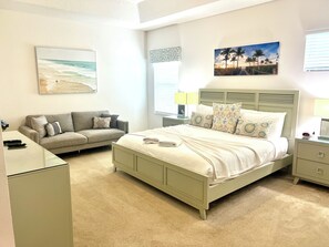 6 bedrooms, desk, iron/ironing board, travel cot