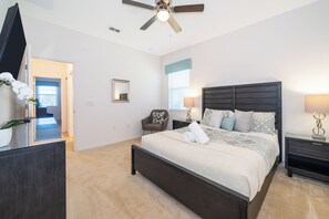 6 bedrooms, desk, iron/ironing board, travel cot