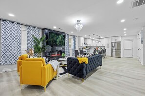 Smart-TV, Kamin, Computerbildschirme