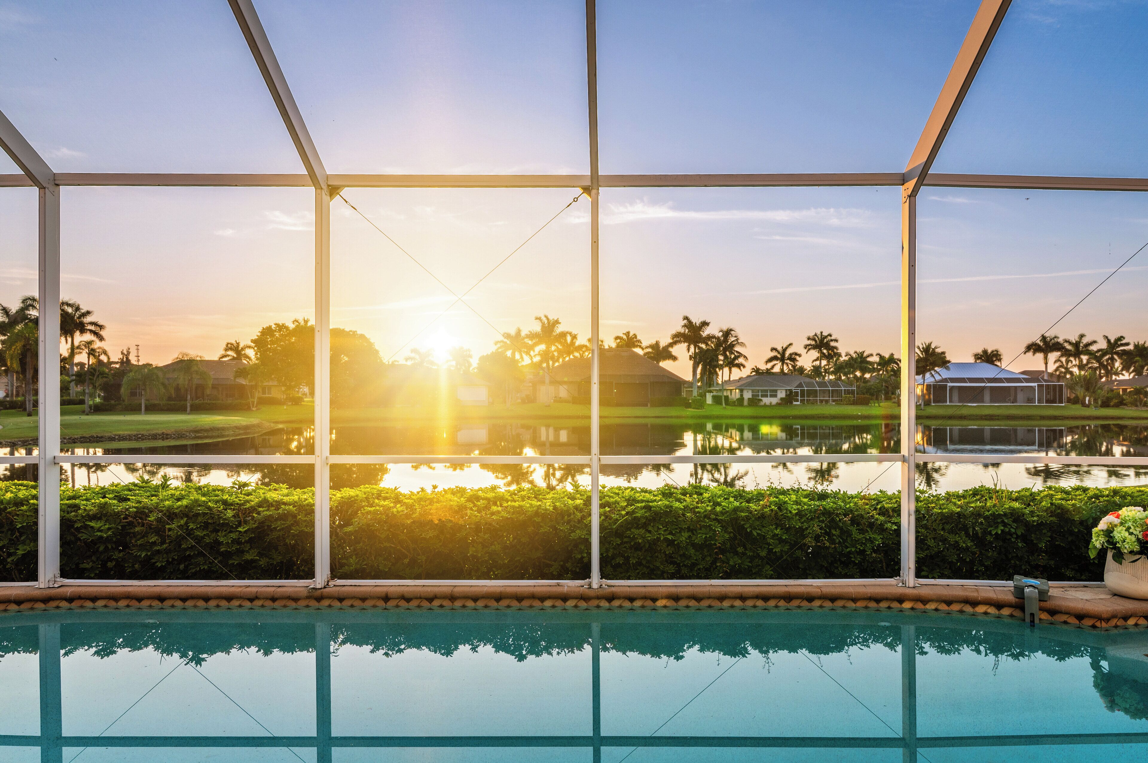 Alberca al aire libre y alberca climatizada