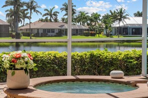 Bañera de hidromasaje exterior