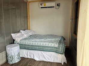 1 bedroom, WiFi, bed sheets - Comfy Hotel in Playa Jaco with Pool, Gym, Pickleball (Jaco Beach)