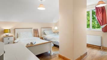 6 bedrooms, travel cot, free WiFi, bed sheets