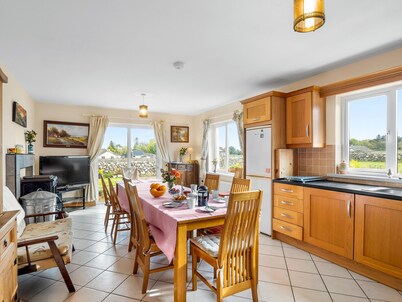 Lough Mask Fishing Lodge - Ideal for groups