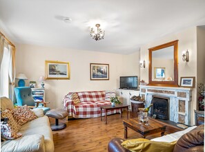 TV, fireplace, DVD player