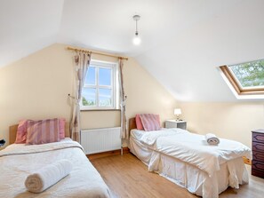 4 bedrooms, travel cot, free WiFi, bed sheets