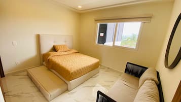 Deluxe-Apartment, Balkon, Poolblick