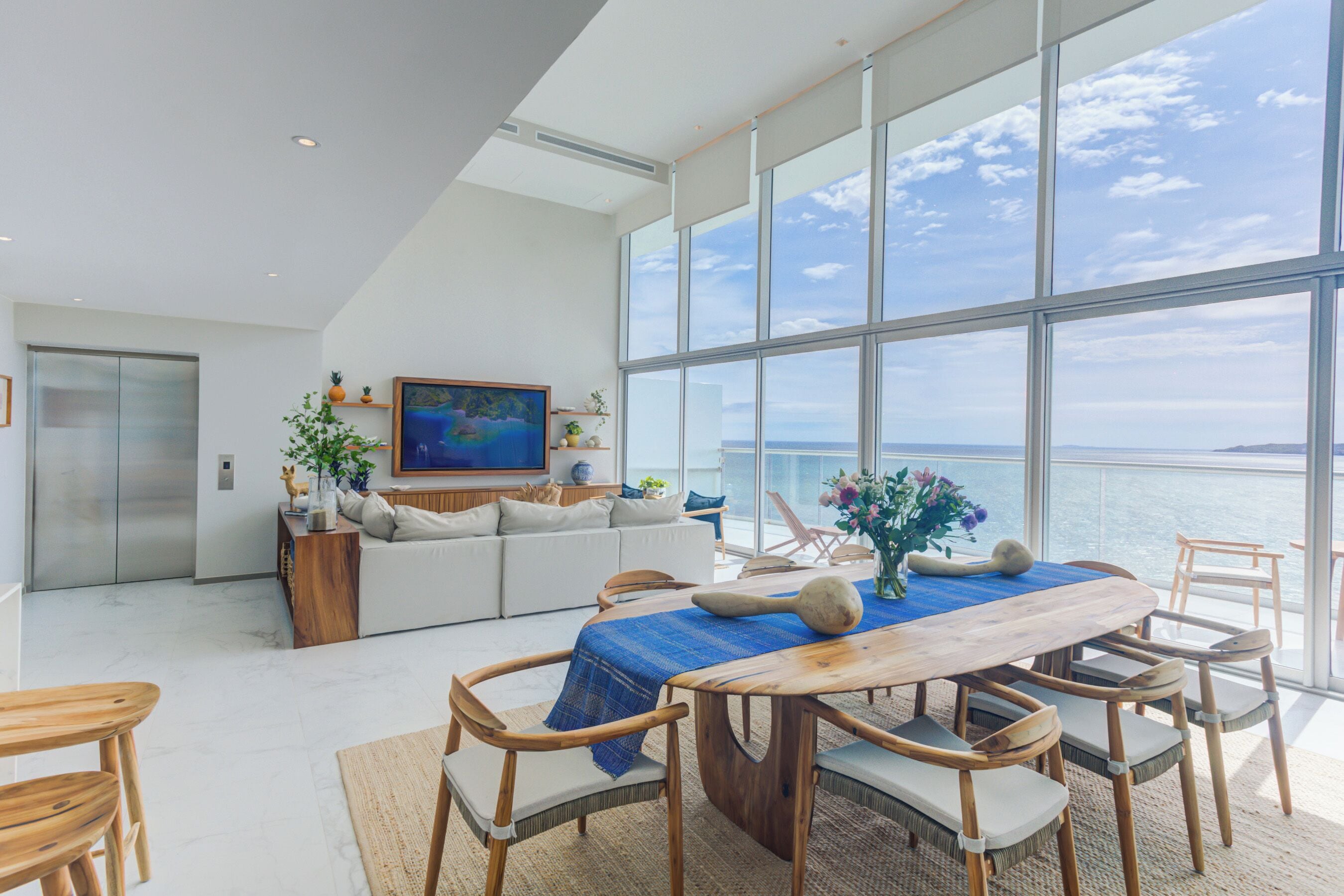 Luxury Penthouse, Ocean View | Dining room