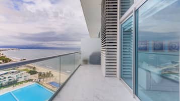 Penthouse de lujo, vista al océano | Balcón
