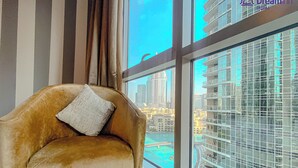 Standard Apartment, 1 Bedroom (Apartment) | Living area - Dream Inn - 1BR in Downtown with Fountain Views (Dubai)