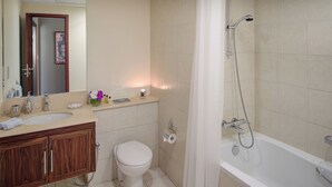 สแตนดาร์ดอพาร์ทเมนท์, 4 ห้องนอน (Apartment) | ห้องน้ำ