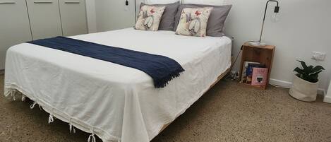 1 Schlafzimmer, Bügeleisen/Bügelbrett, Bettwäsche