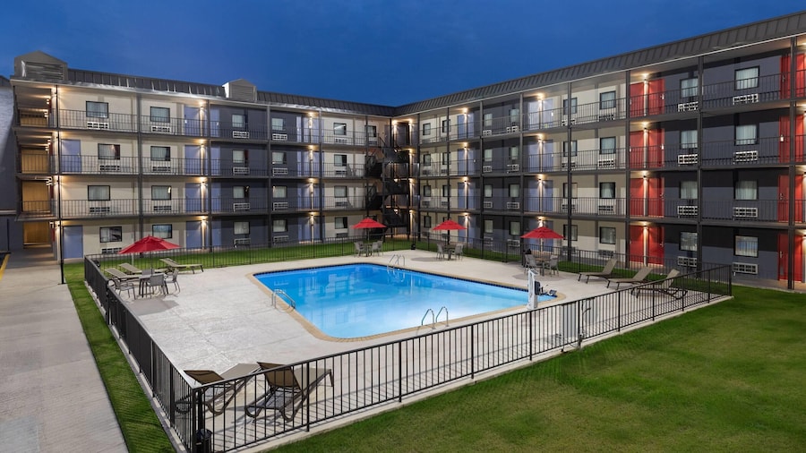 Ramada By Wyndham Kenner/New Orleans Airport South