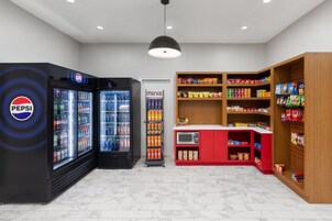 Alimentos y bebidas