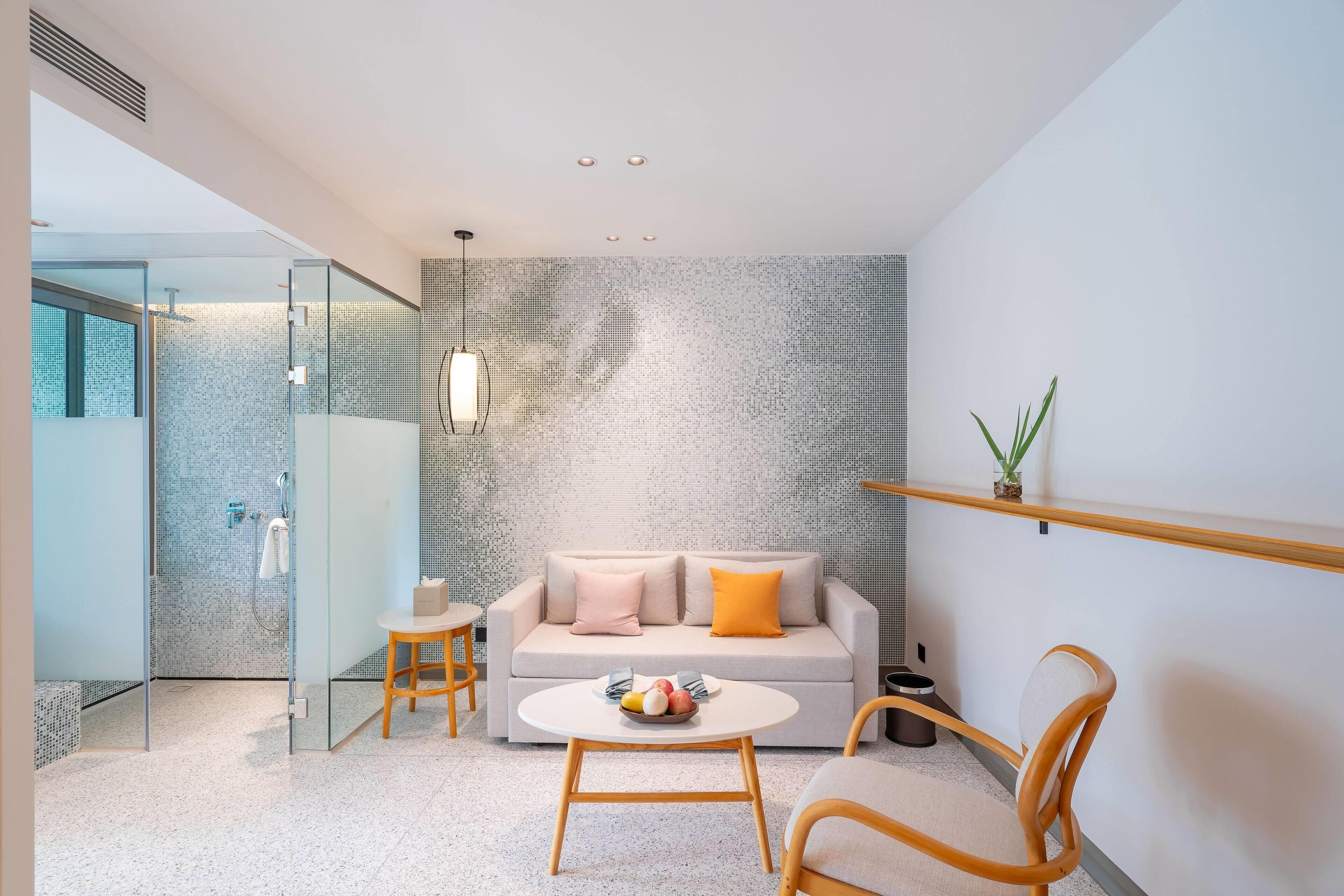 套房, 1 張特大雙人床及 1 張梳化床 | 房內夾萬、熨斗/熨衫板、免費嬰兒床、床單